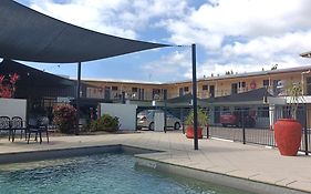 Summit Motel
